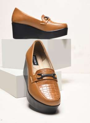 KILLER Black Loafers For Women Loafers For Women(Tan , 7)