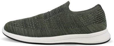 WALKAROO Training & Gym Shoes For Men(Olive , 6)