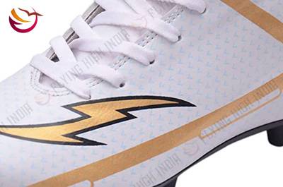 Flying High Ultimate PHANTOM White, Single Col Sole PU Soccer / Football Shoes For Women