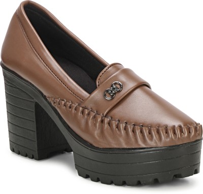 COMMANDER Casuals For Women(Brown , 7)