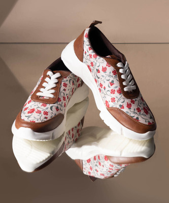 ZOUK Sneakers For Women(White, Red , 3)