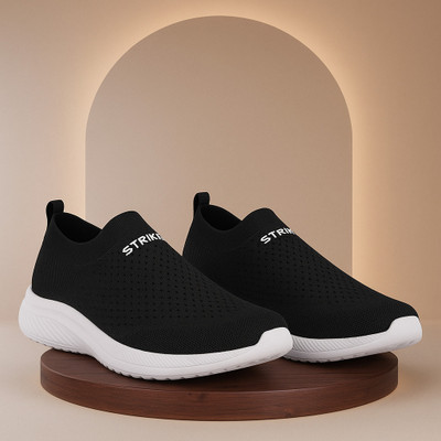 STRIKER Easywalk-1 Running Shoes For Men(Black , 7)