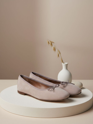 Ezok 1015 Lightweight Comfort Genuine Leather Soft Summer Trendy Premium Stylish Bellies For Women(Beige , 7)