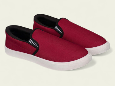 house of common Slip On Sneakers For Men(Maroon , 7)