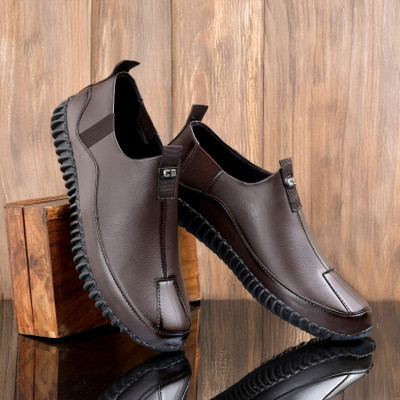 WUGATTI Stylish, Comfortable & Trendy Boots For Men(Brown , 9)