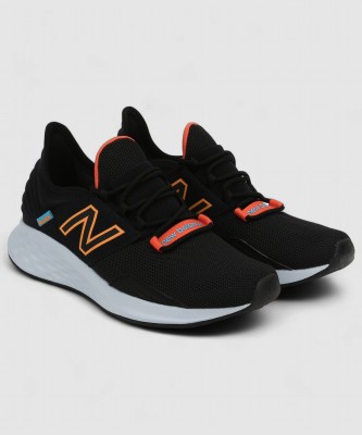 New Balance ROAV Running Shoes For Men(Black , 8.5)