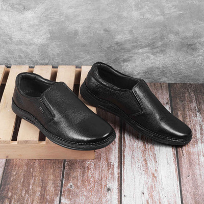 METRO 19-467 Slip On For Men(Black , 6)