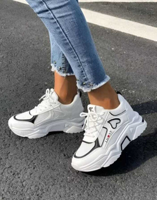 TIRELESS TIRE LESS Sneakers For Women(White, Black , 4)
