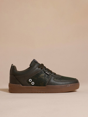WROGN Sneakers For Men(Green , 6)