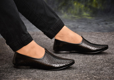 ARIWA Ethnic Nagra Mojari Slip On Jutti For Men(Ethnic-Nagra) Loafers For Men(Black , 6)
