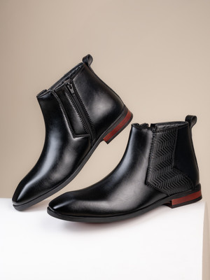 Roadster Roadster Men Black Chelsea Boots Boots For Men(Black , 8)