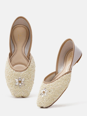 jm looks Slip On For Women(White , 6)