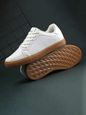 HRX by Hrithik Roshan Sneakers For Men(White , 7)