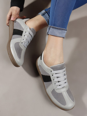 Roadster Women Mesh Casual Sneakers For Women(Grey , 5)