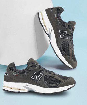 New Balance 2002 Sneakers For Men(Black , 7.5)