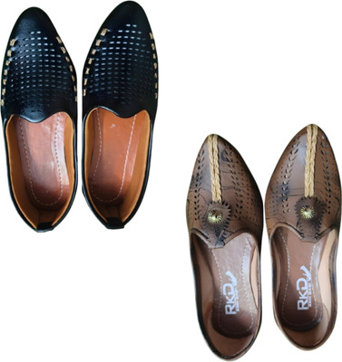 MOJARIJUTTI Men's mojaris – traditional Indian footwear for men Slip On For Men(Black, Brown , 10)