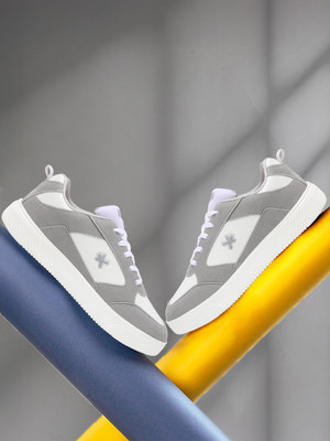 HRX by Hrithik Roshan Walking Shoes For Men(Grey, White , 10)
