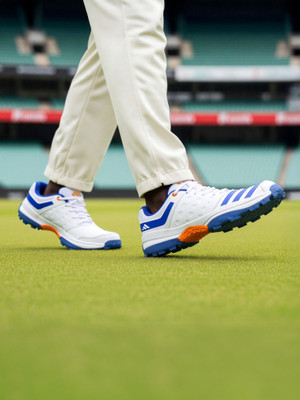 ADIDAS CRINU 23 M Cricket Shoes For Men(White , 9)