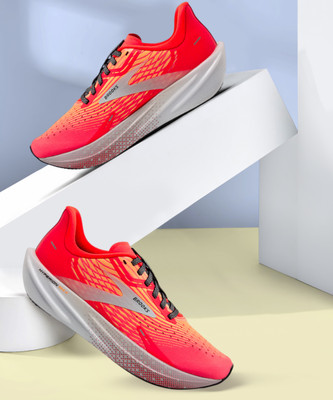 BROOKS HYPERION MAX Running Shoes For Men(Red , 10.5)