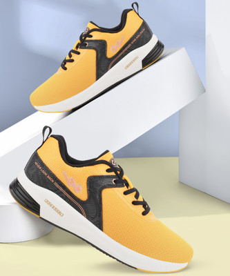 CAMPUS CAMP-SLASHER Running Shoes For Men(Yellow, Black , 6)