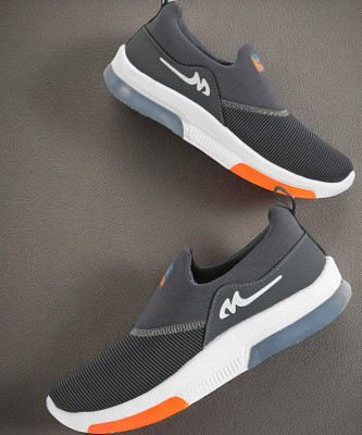 Hilux Trendy Sports Shoe For Men Running Shoes For Men(Black , 7)