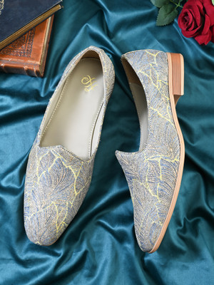 House of Pataudi Men beige ethnic velvet embroidered casual slip on loafers mojaris shoes Loafers For Men(Green , 6)