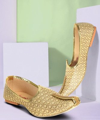 AJANTA Mojaris For Men(Gold , 6)