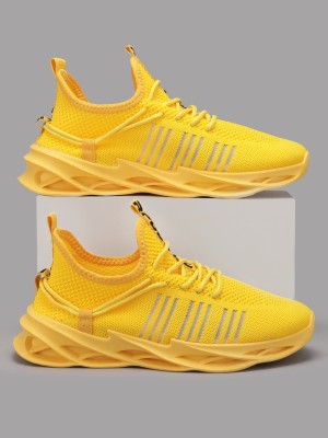 RapidBox Stylish & Trendy Sneakers For Men(Yellow , 7)