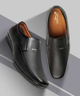 Zixer Slip On For Men(Black , 7)