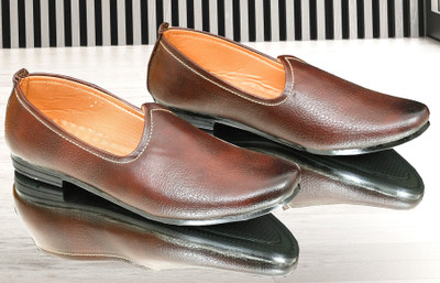 Flooristo Ethnic Traditional Partywear Lightweight Antiskid Sole Mojaris Nagras Shoes Mojaris For Men(Brown , 7)
