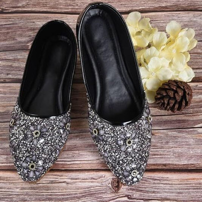 S.K.Craft Embellished Floral Beadwork Handcrafted Ethnic Flat Mojari Jutis For Women(Black , 4)