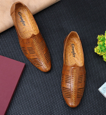 Groofer Groofer Stylish Nagra Juttis For Men's Casuals For Men(Tan , 6)