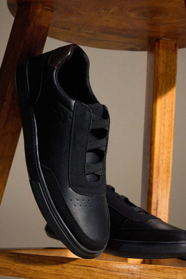 Snitch Black Solid Sneakers Sneakers For Men(Black , 8)
