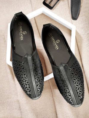 SHOZANIA MENS LIGHTWEIGHT NAGRA JUTTI Jutis For Men(Black , 8)