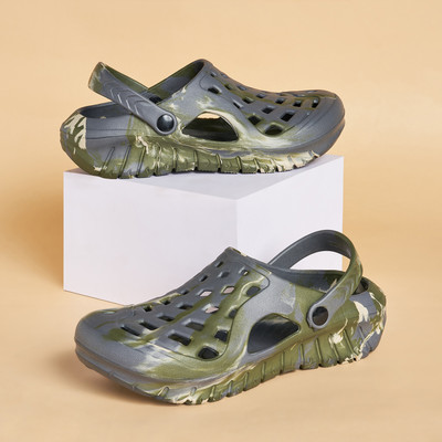 Ajile By Pantaloons Clogs For Men(Green , 8)