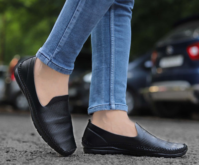 aadi Jutis For Men(Black , 6)