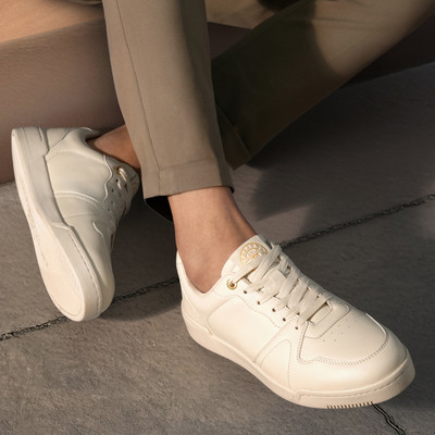 FLYING MACHINE Sneakers For Men(Beige , 6)