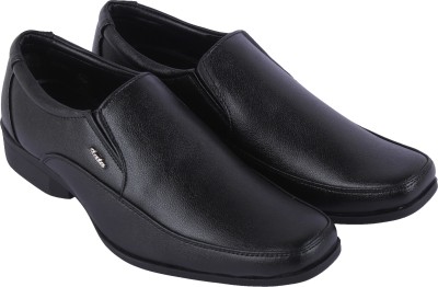 Bata 851-6764 Slip On For Men(Black , 7)