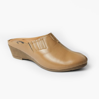 ladies hub Mules Shoes Corporate Casuals For Women(Brown , 5)