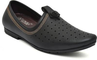 Stroll Men's Stylish Nagra Jutis Mojaris For Men(Black , 9)