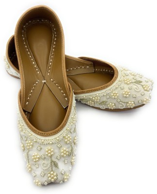 APNI JUTTI Snowflake Stone Punjabi Jutti for women's Embroidery jutis for women Party Wear For Women(White)