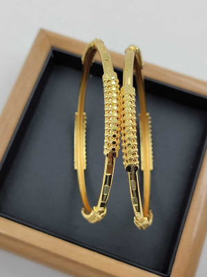 Lady Raiment Brass Gold-plated Bangle Set(Pack of 2)