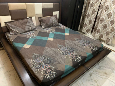 Divine Homes Microfiber Double Fitted (Elastic) 220 TC Geometric Bedsheet(Pack of 1, Brown)