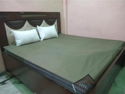NGTRADINGCO 200 TC Polyester Double Solid Fitted (Elastic) Bedsheet(Pack of 1, Green)