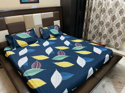 TURIYA 180 TC Microfiber Double Geometric Fitted (Elastic) Bedsheet(Pack of 1, Multicolor)