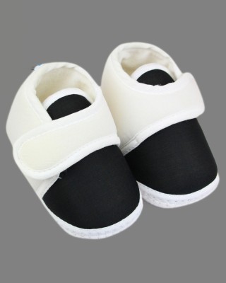 Neska Moda 3 To 12 Months Baby Boys & Baby Girls Cute Soft Cotton Velcro Shoes Booties(Toe to Heel Length - 12 cm, White, Black)