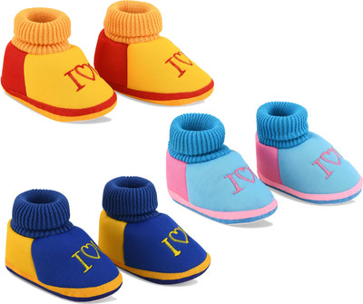 SMARTOTS Pack of 3 Newborn Baby Socks Shoes, Skin-friendly Baby Booties(Toe to Heel Length - 11 cm, Multicolor)