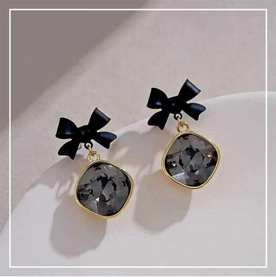 AMRAV Pearls White Flower Earrings For Women Floral Earrings Korean Earrings Cubic Zirconia Alloy Earring Set