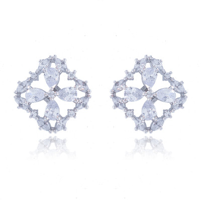 Taraktraders AMERICAN DIAMOND STAR CUT FINISH TUFF Diamond Alloy Stud Earring