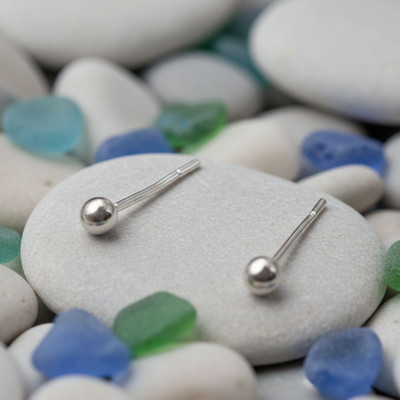 The Velvet Box 92.5 Silver Stud Earring